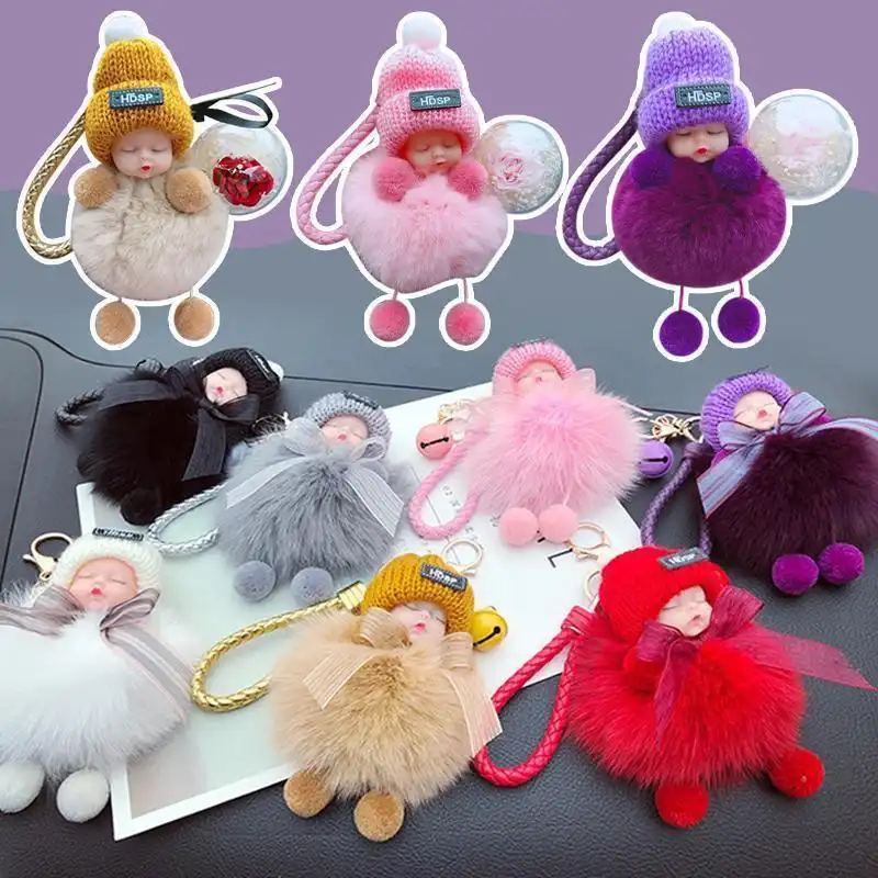 Ljubka simulacija plišaste mežikajoče lutke