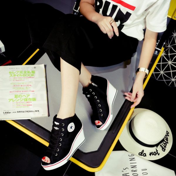 Superge s platformo na ušesce in na vezalke - slika 4